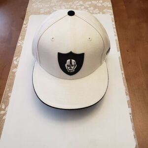 NEW Reebok Oakland Raiders Fitted Flat Brim 7 3/4